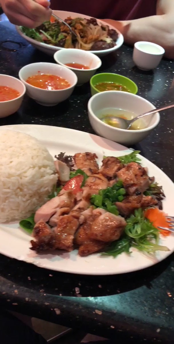 Hoa Tran Restaurant Photo 2