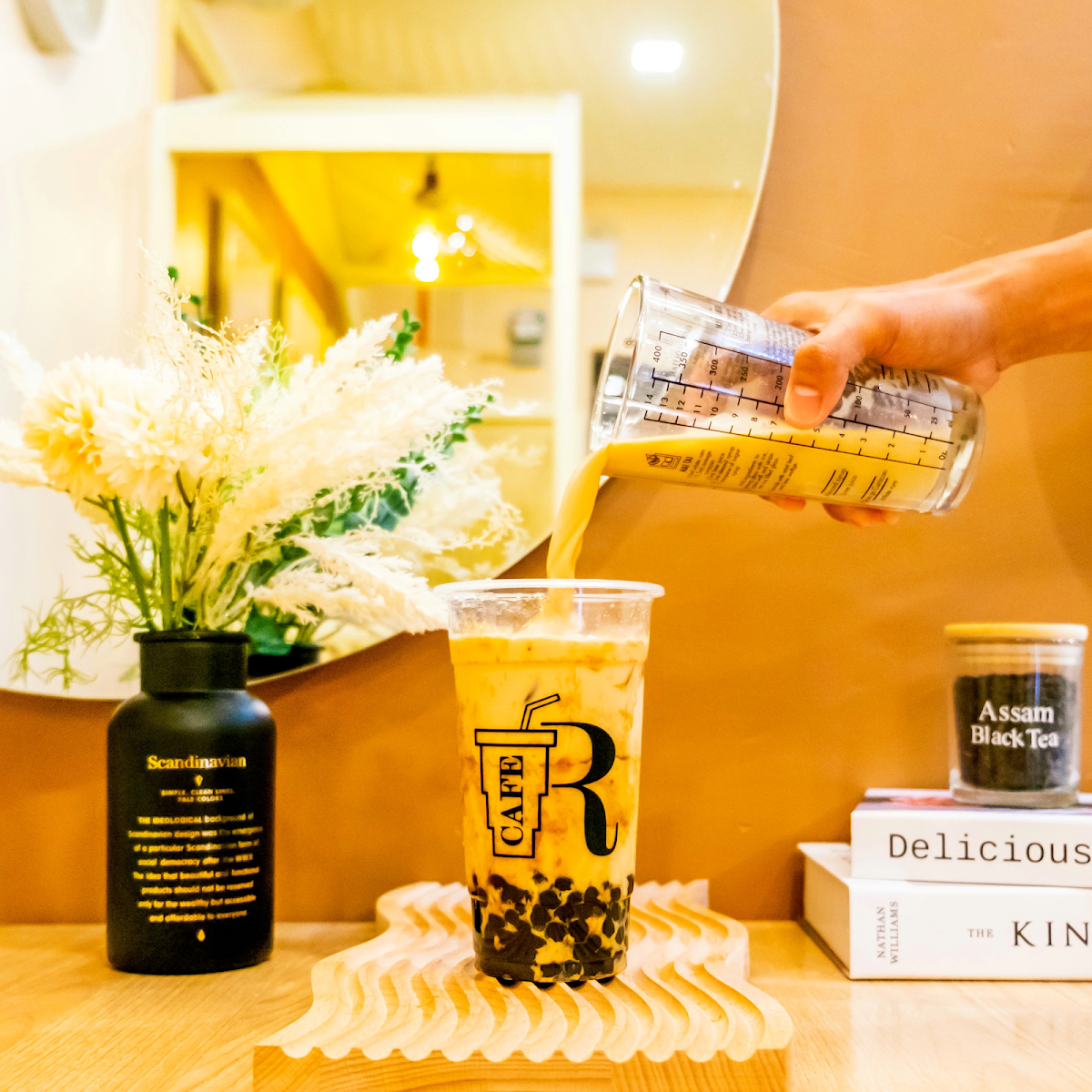 R Cafe Photo 5