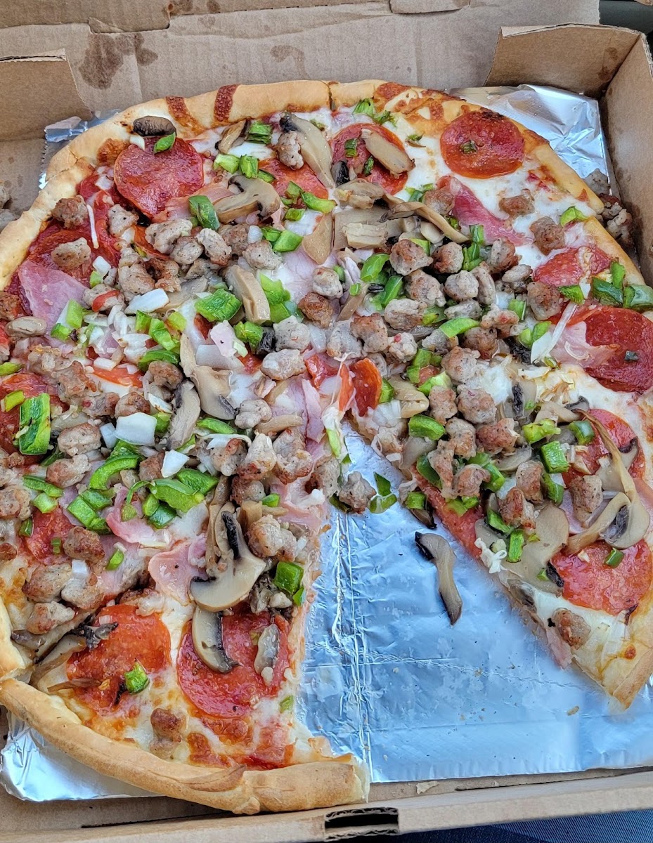 Charley's Pizza Parlor Photo 4