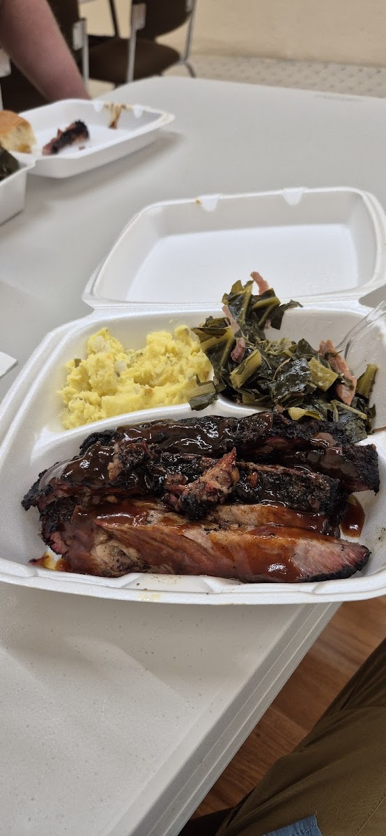 Big Fella’s BBQ lounge Photo 6