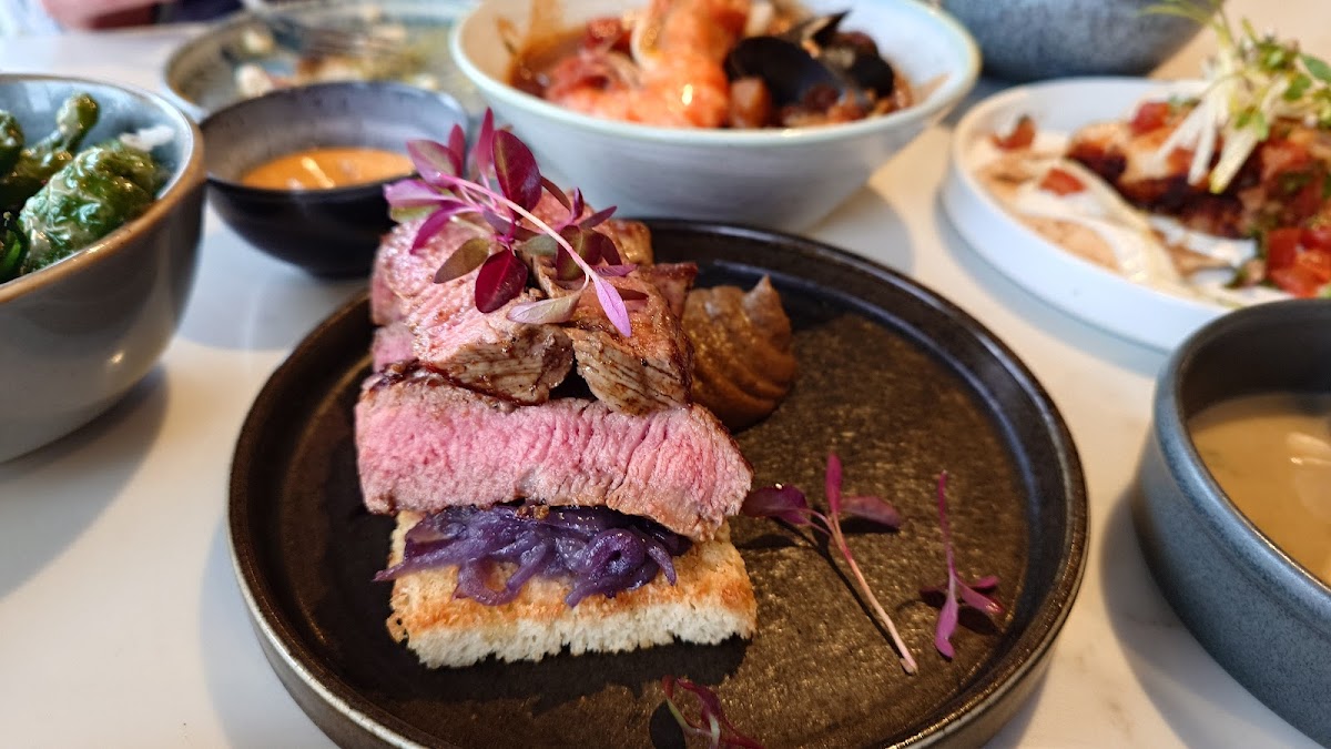 Cintra Seafood Bar Photo 4