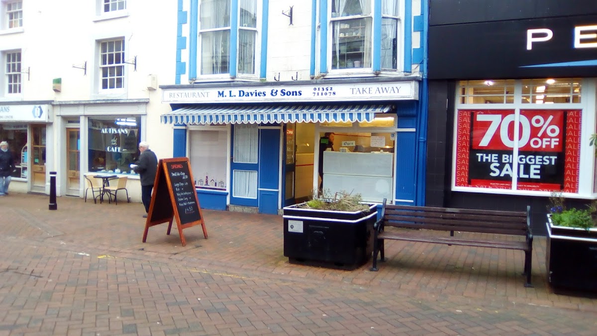Davies' Chippy