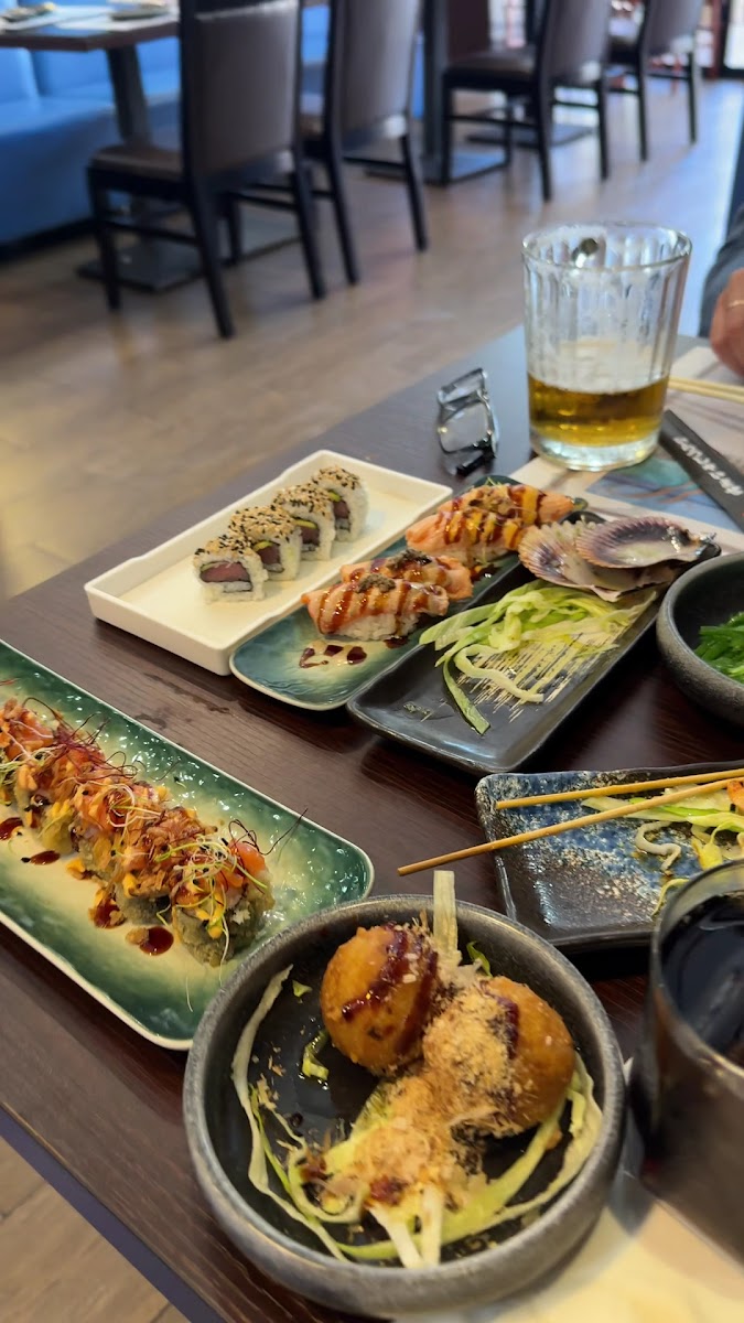 HIKARI SUSHI RESTAURANT Photo 2