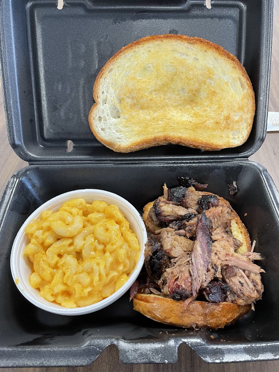Sonny's BBQ KSC MFF Building Photo 5