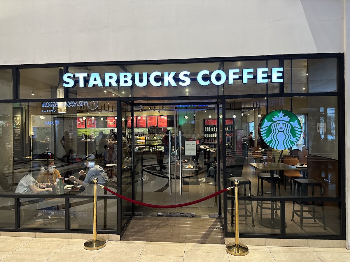 Starbucks Shangri−La Plaza Level 1