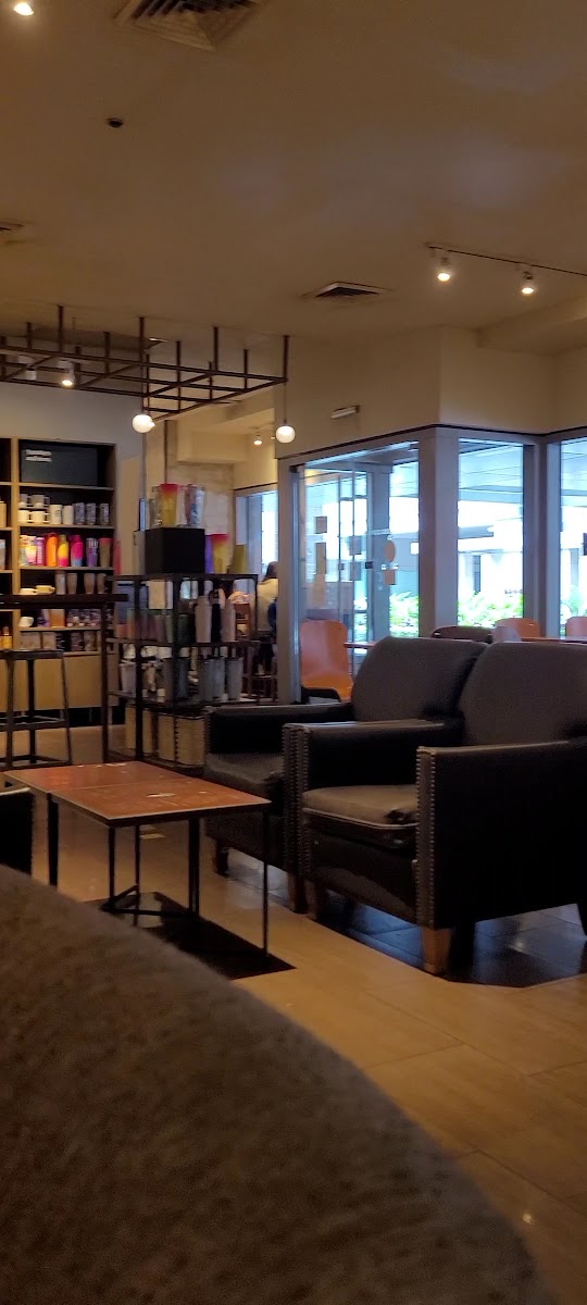 Starbucks Shangri−La Plaza Level 1 Photo 2