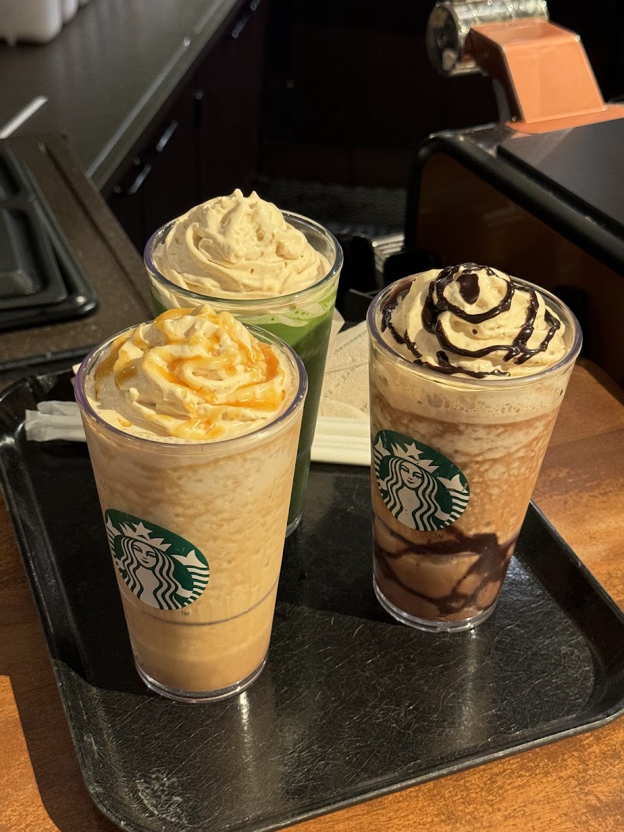 Starbucks Shangri−La Plaza Level 1 Photo 3
