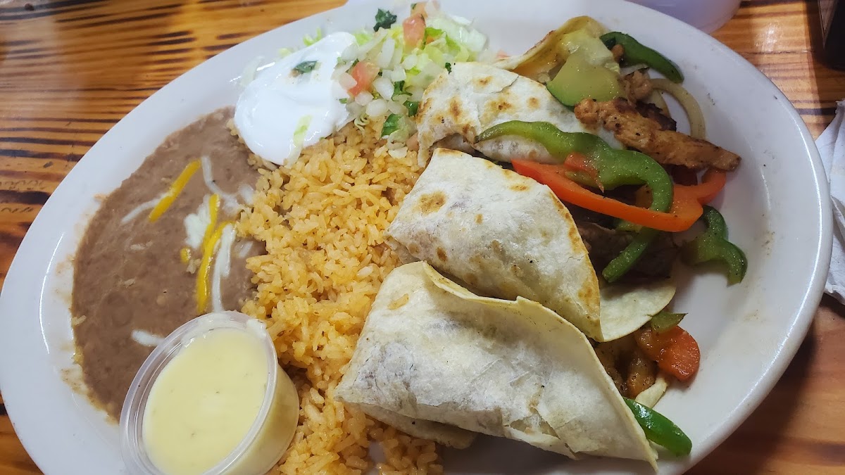 Fernando’s Mexican Grill Photo 9