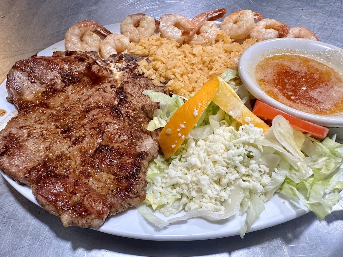 El Tejocote Mexican Restaurant Bar & Grill Photo 2
