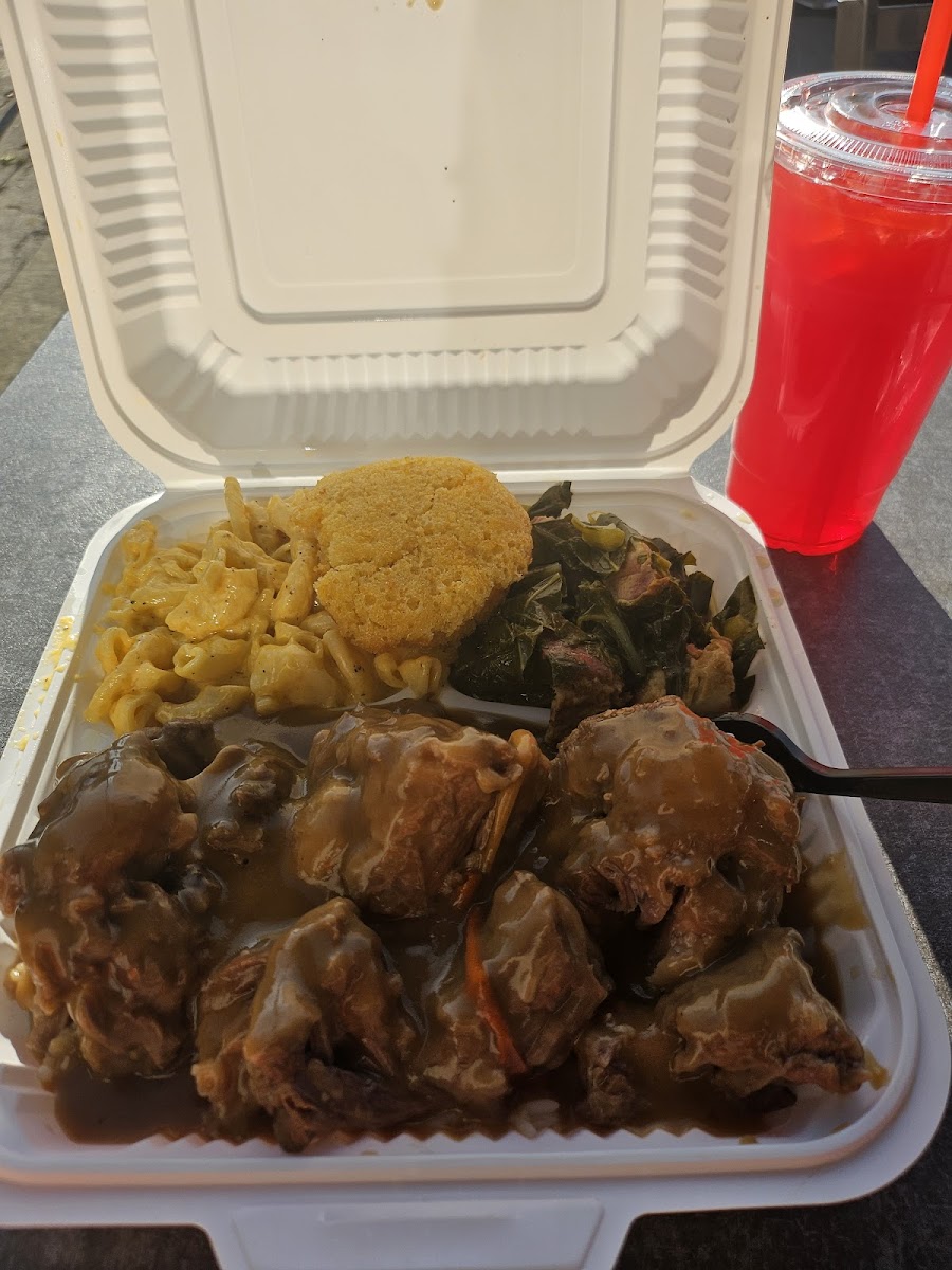 Bojax Kitchen Photo 6