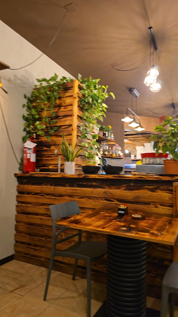 Van Burger's Lab Photo 3