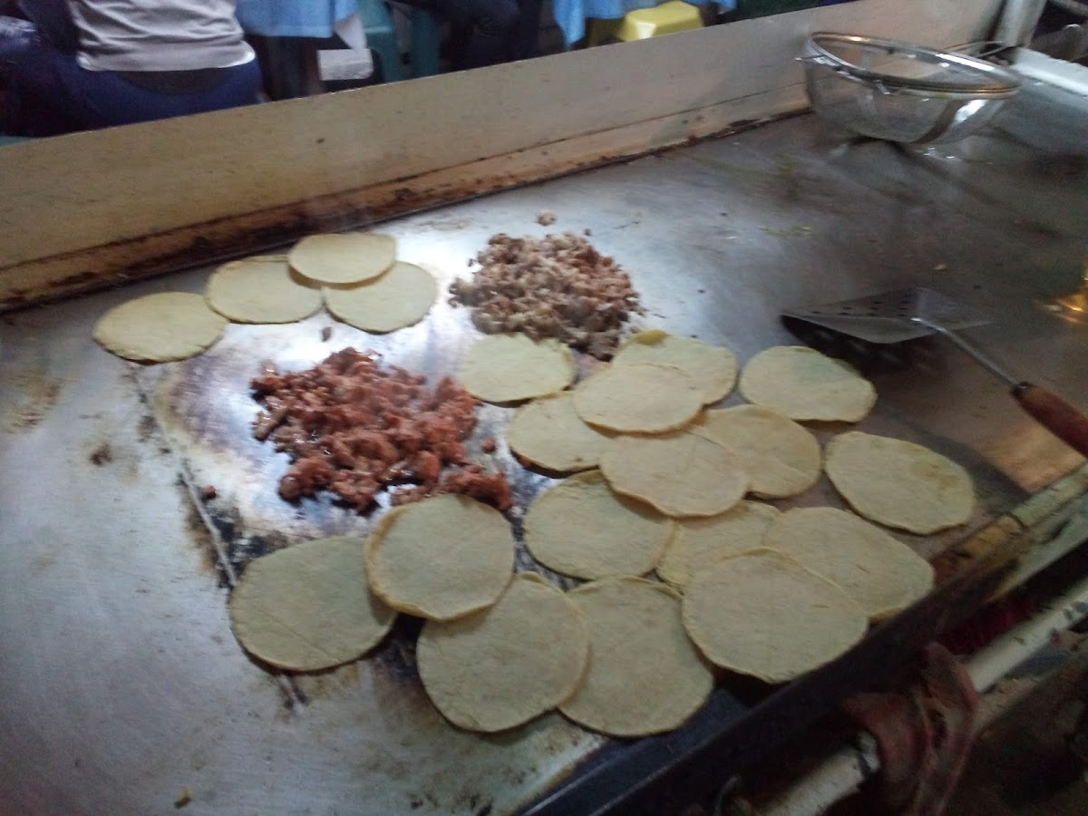 Taquería y torteria los mishos Photo 8