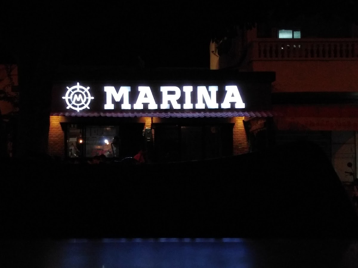 Marina Café Net Photo 4