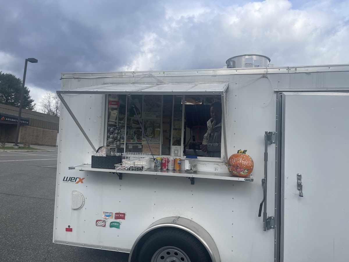 Wang's Food Truck Photo 4