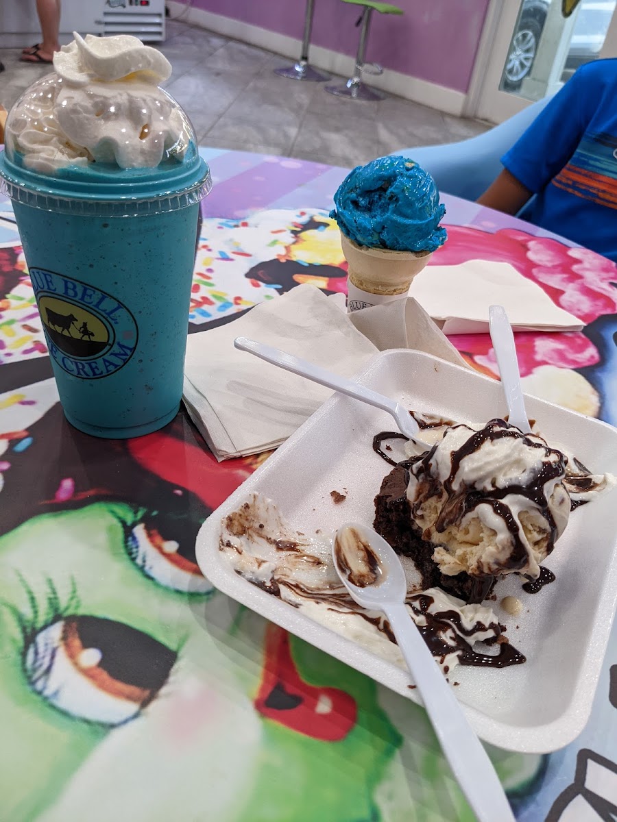 Island Scoop Photo 2