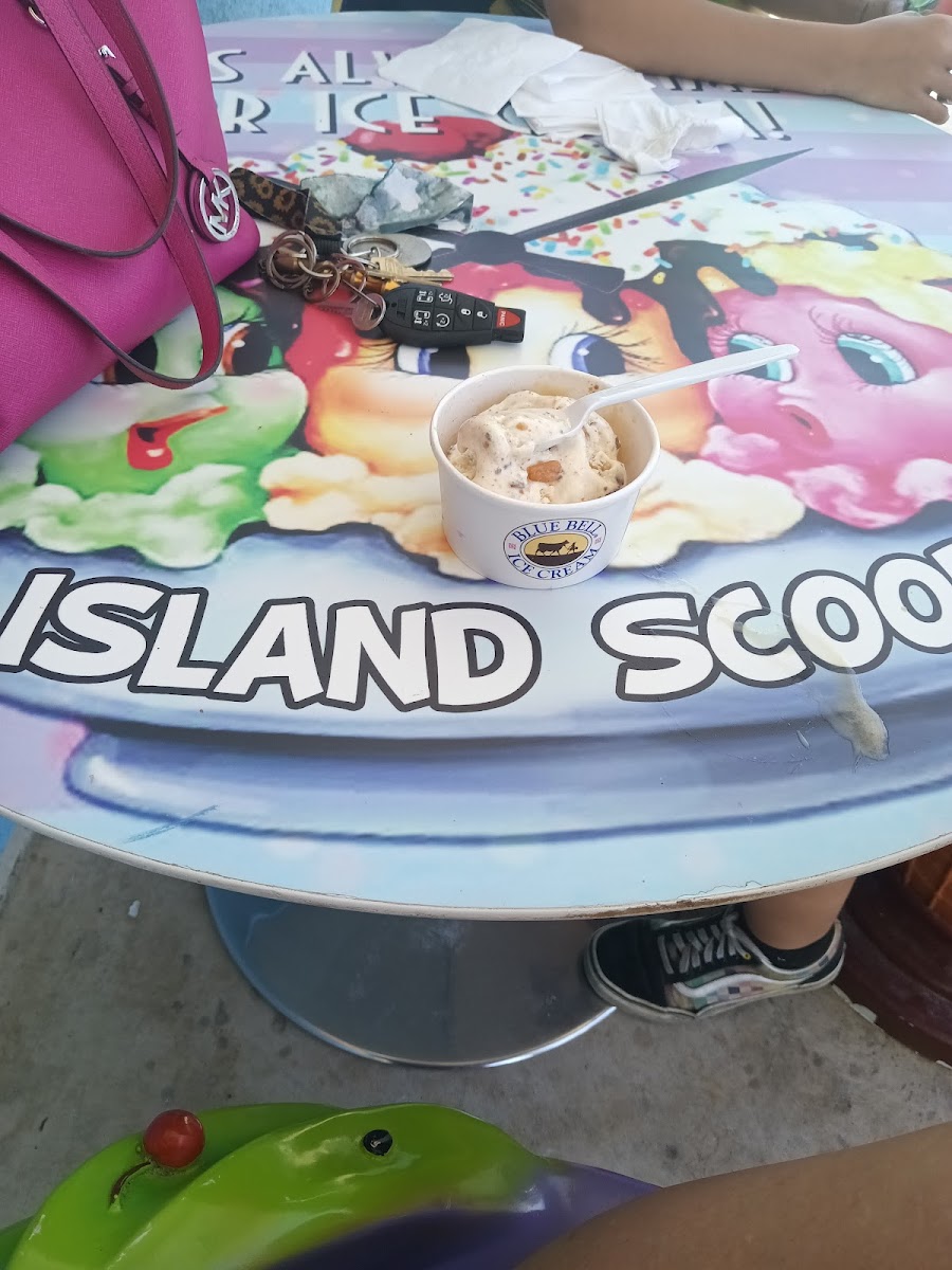 Island Scoop Photo 5