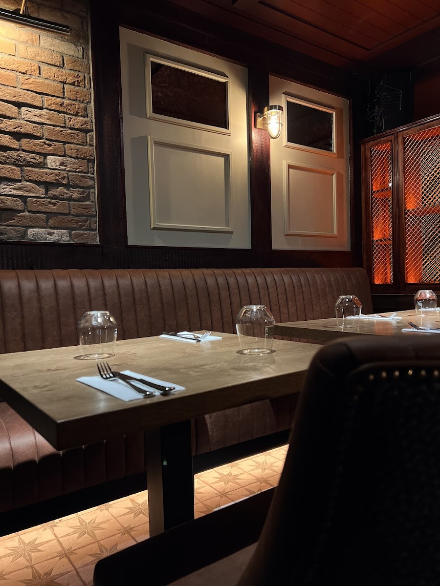 Cobbler’s Bar & Pizzeria