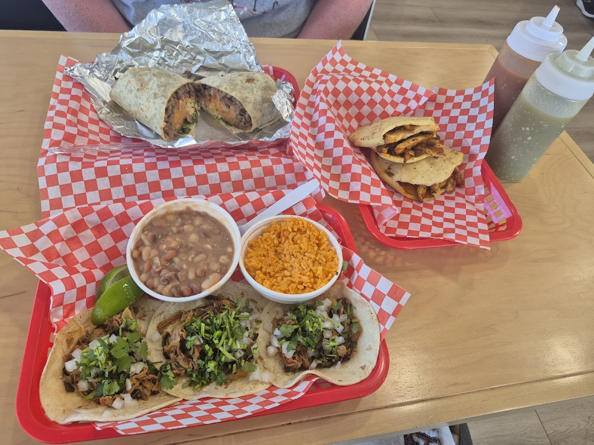 Chilito Rojo Mexican Food Photo 4