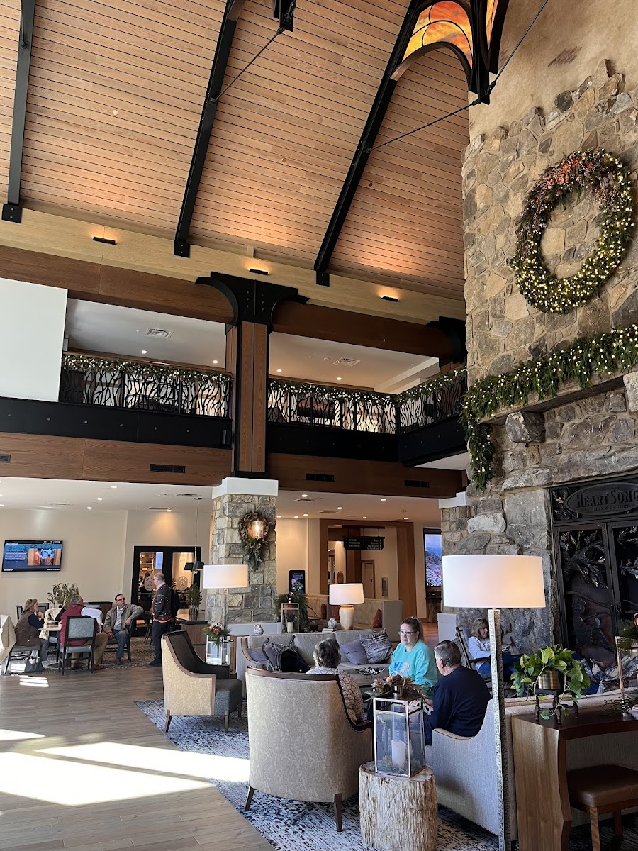 Ember & Elm at Dollywood’s HeartSong Resort