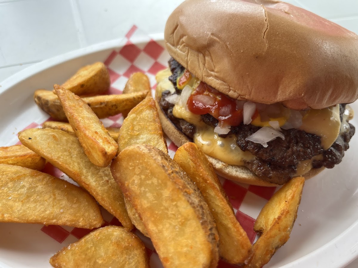 Ahorita Burgers Photo 6
