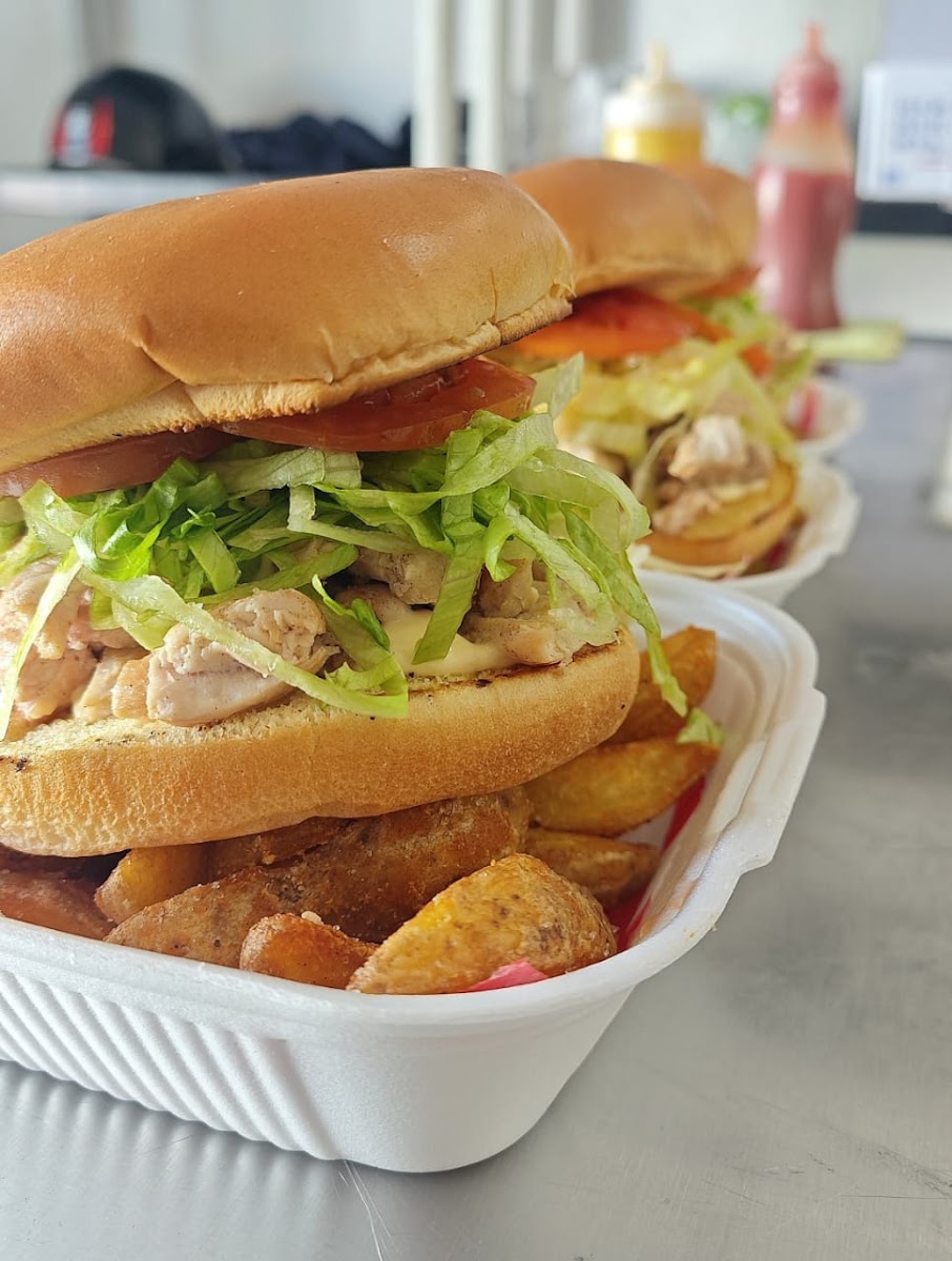 Ahorita Burgers Photo 8