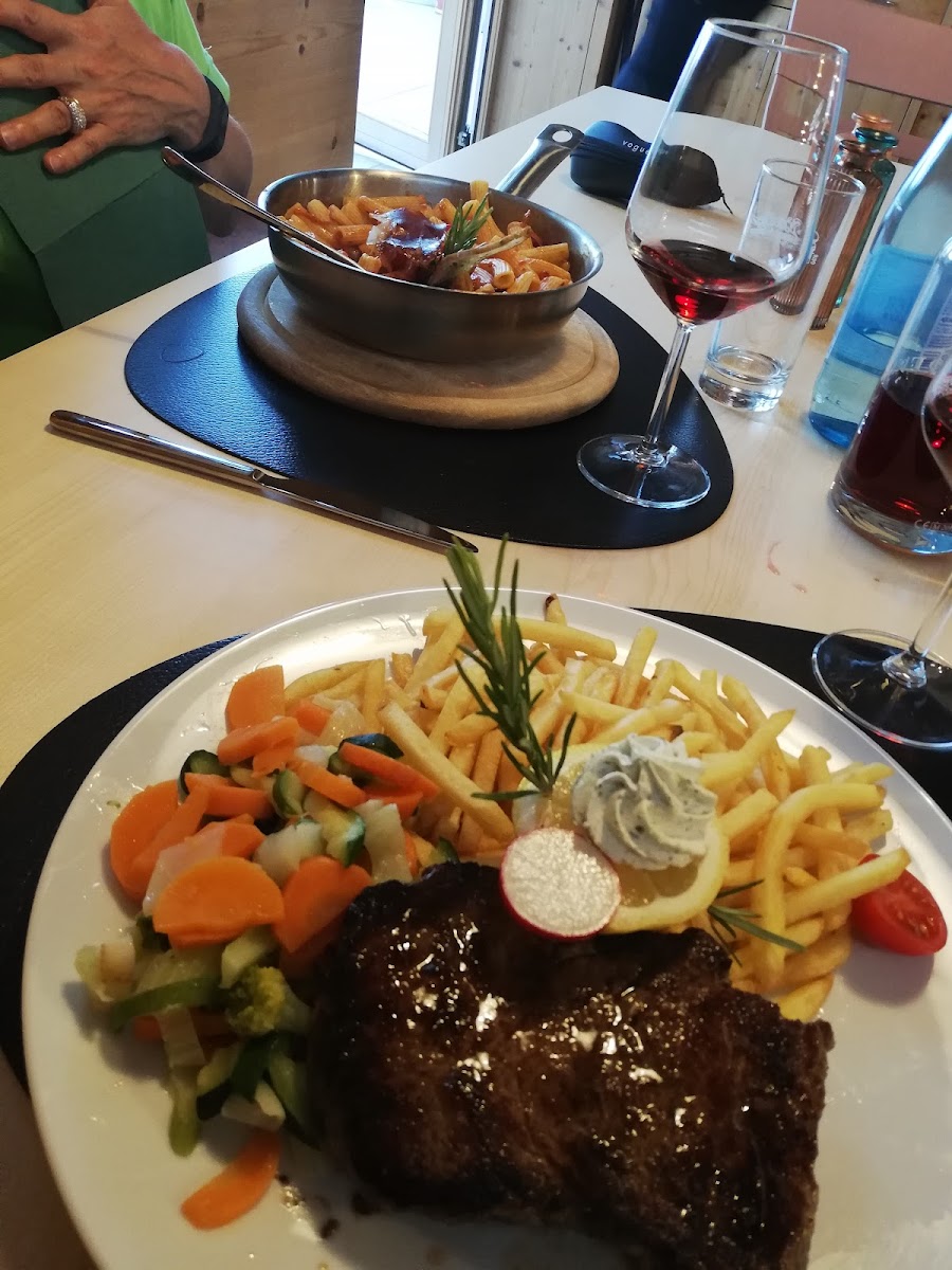 Dorfwirt Bar & Restaurant Photo 8