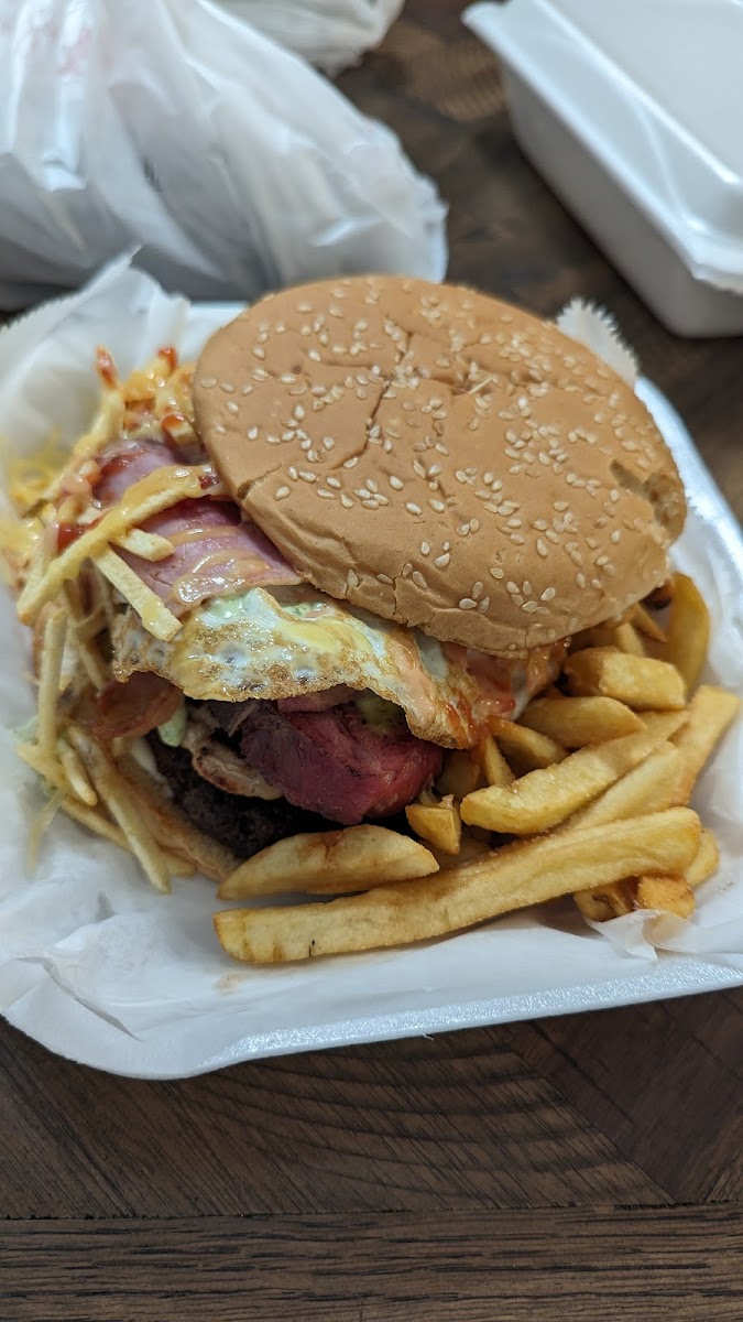 La mia arepa and burger Photo 7