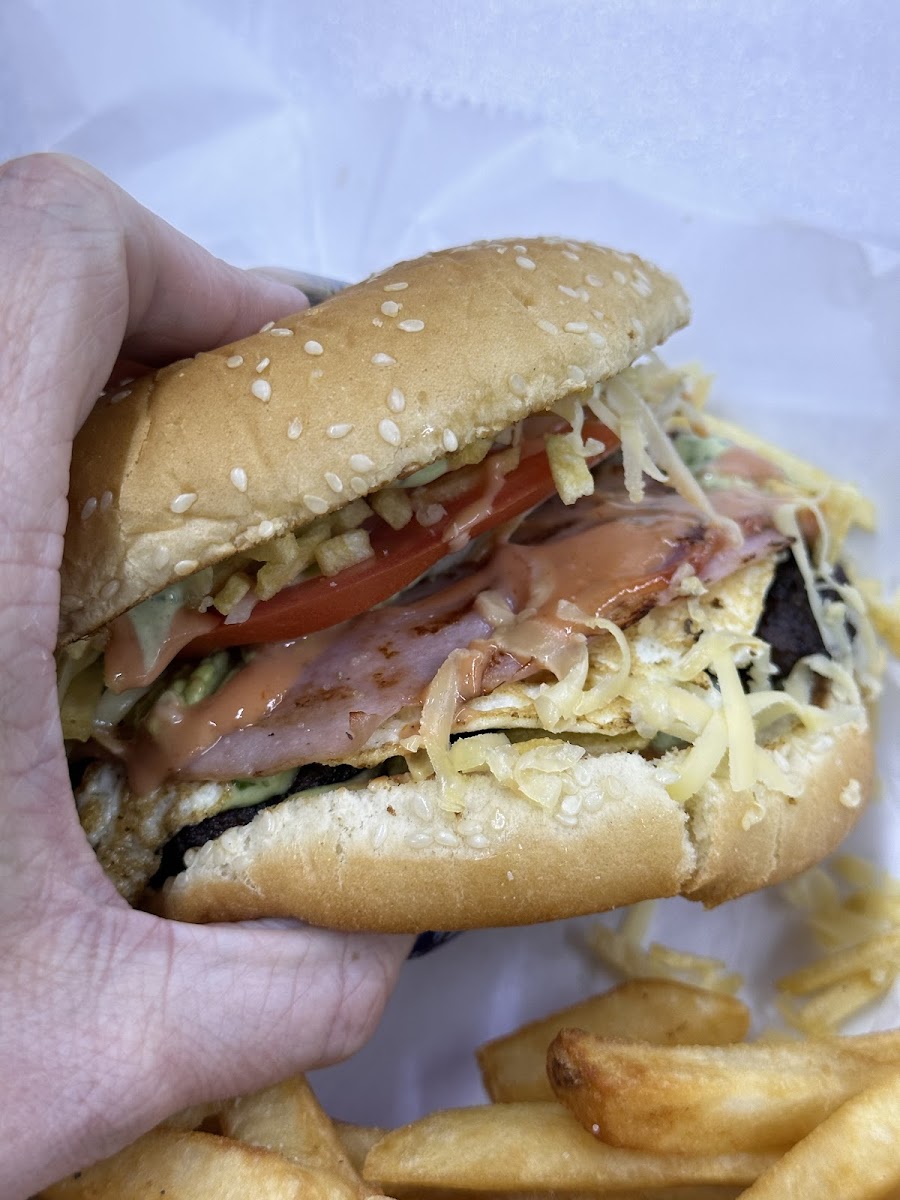 La mia arepa and burger Photo 9