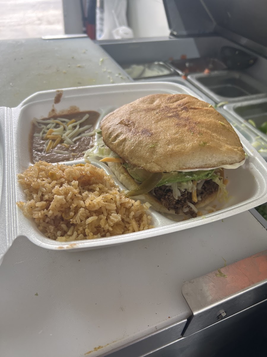 2 Amigos Taqueria Photo 3