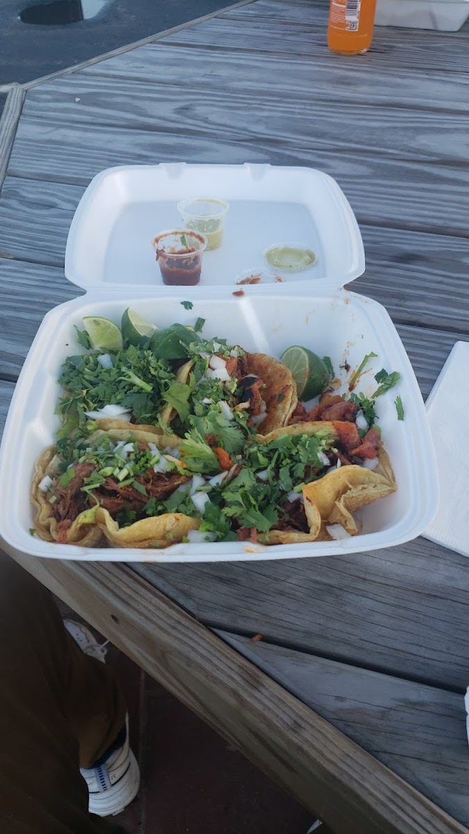 2 Amigos Taqueria Photo 9