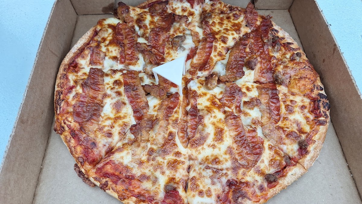 T&L's Pizza Plus Photo 4