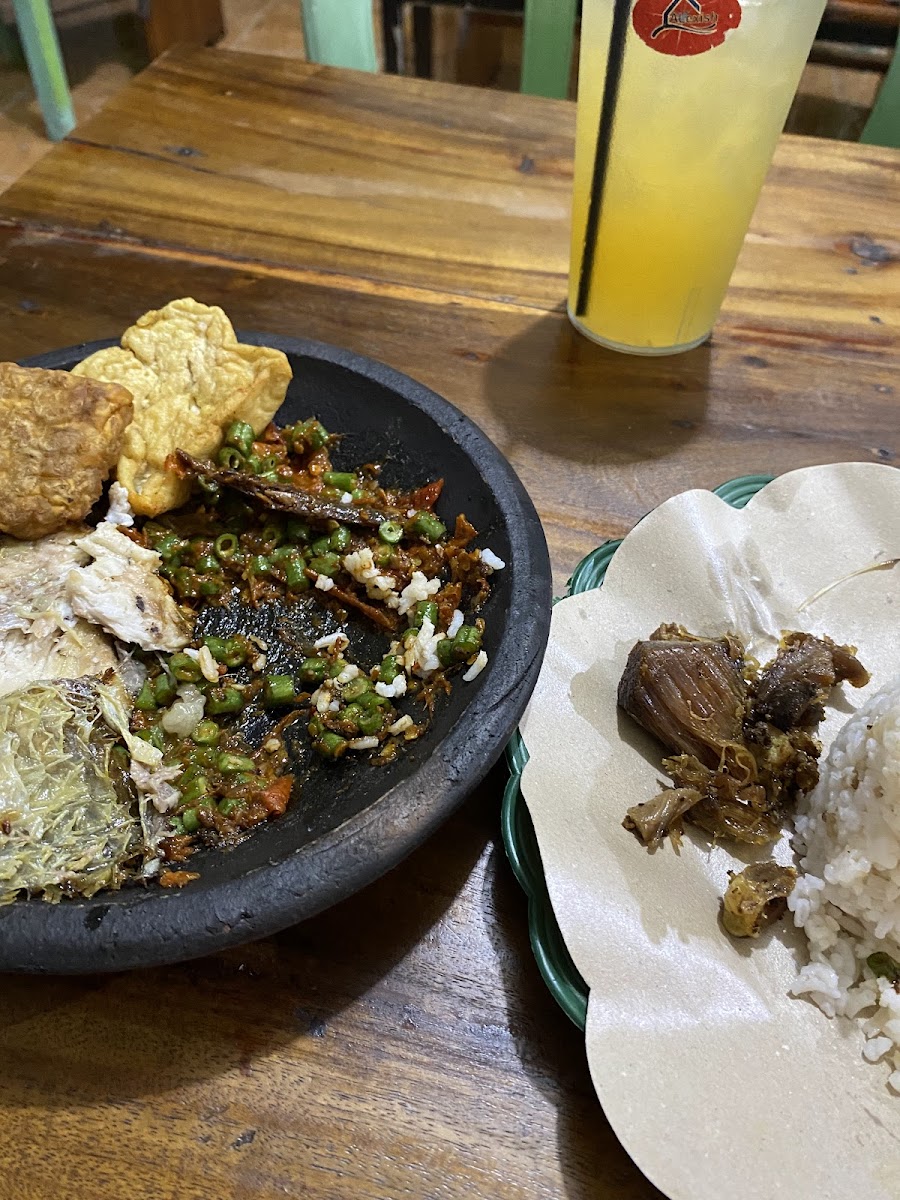 Rumah Sambel Yuk Tini