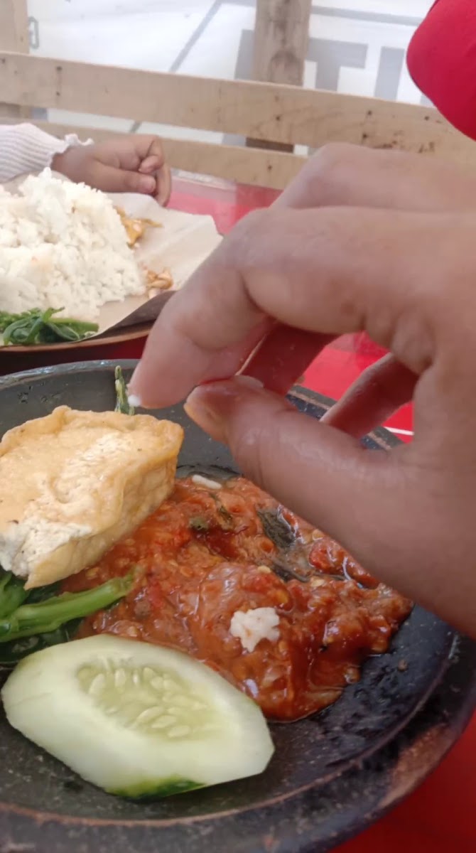Rumah Sambel Yuk Tini Photo 2