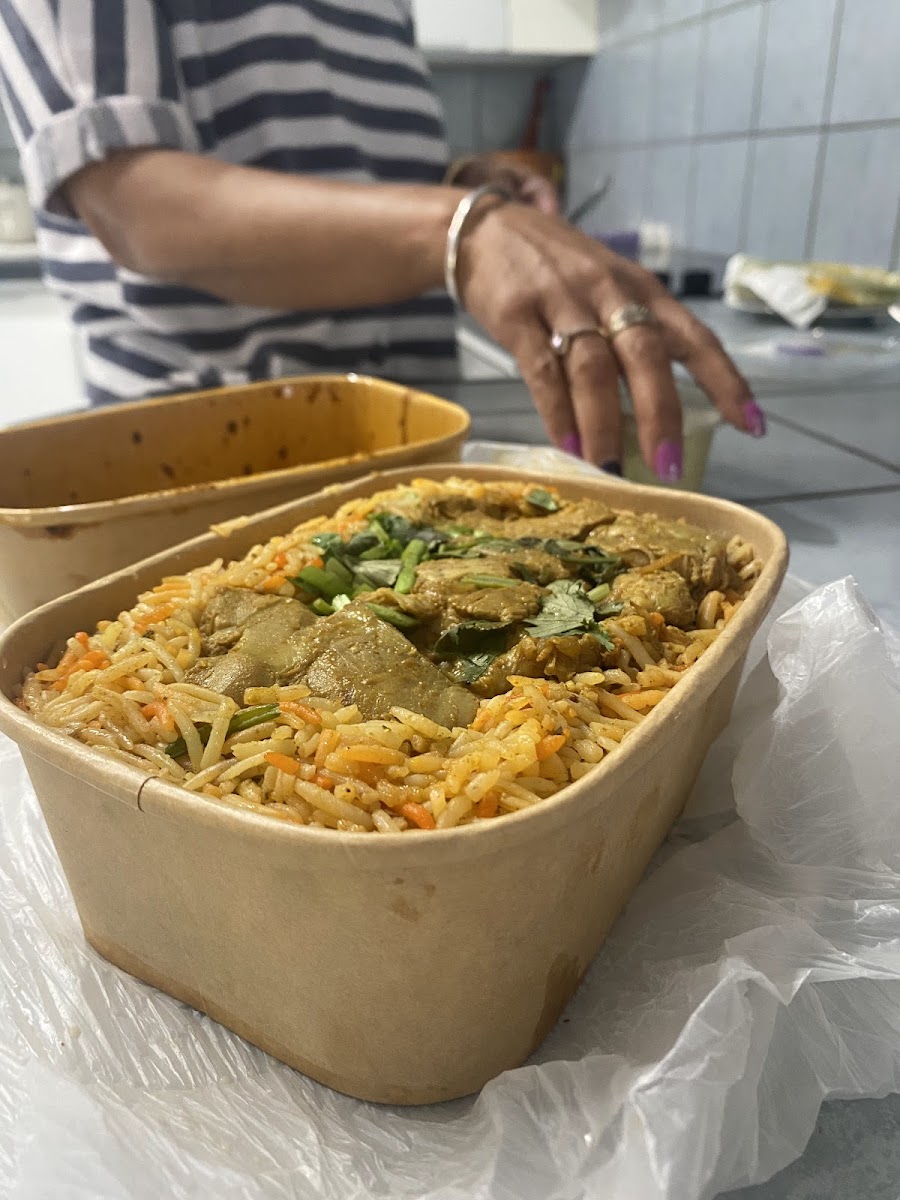 Phil's Curry House Photo 7