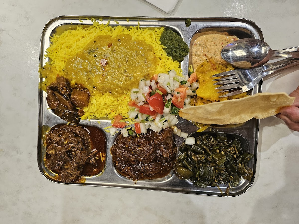 Phil's Curry House Photo 9