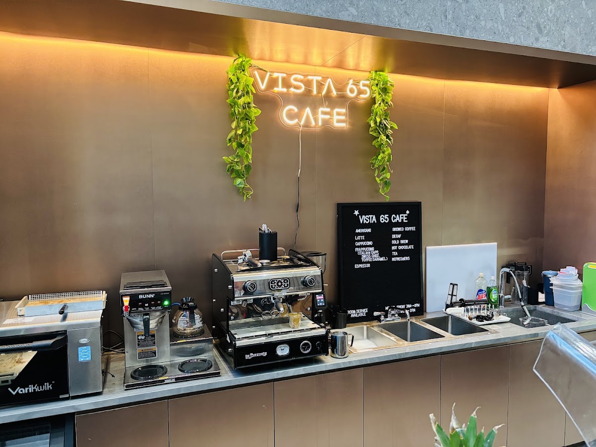 Vista 65 Cafe Photo 4