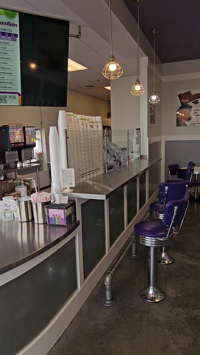 Roxberry Juice Co. Drive Thru Photo 2