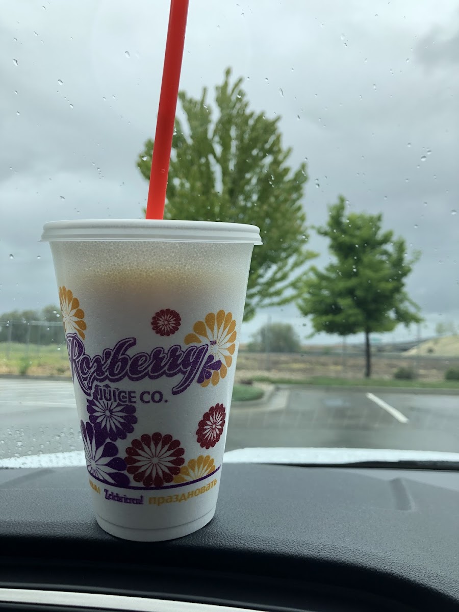 Roxberry Juice Co. Drive Thru Photo 5
