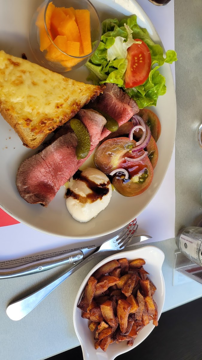 Le Set : brasserie et restaurant Photo 5