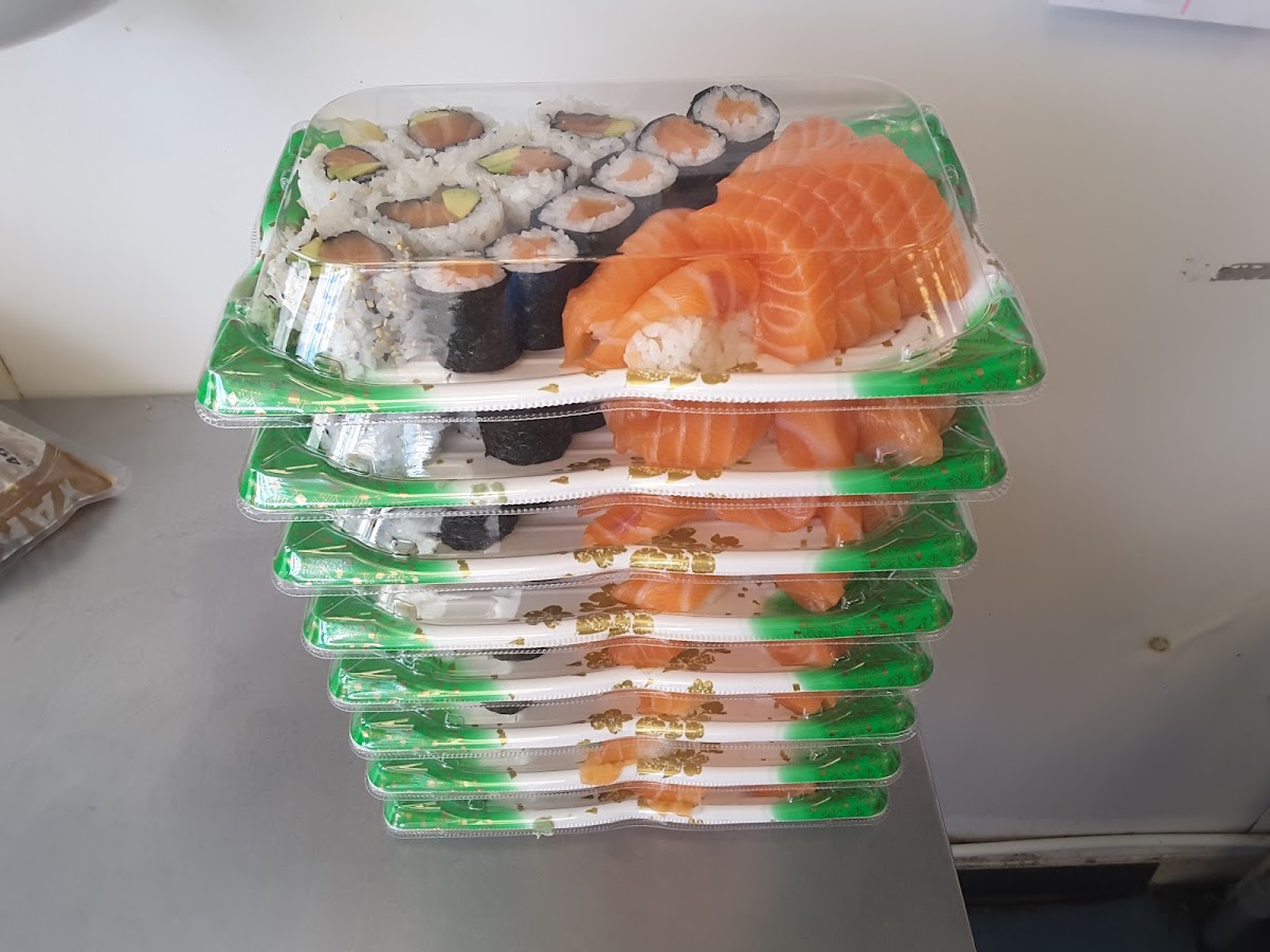 Oishii Sushi - Hendon central Photo 9