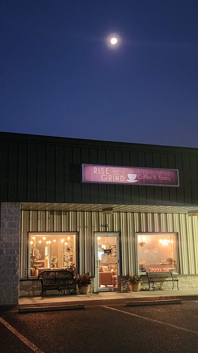 Rise and Grind Coffee & Eatery Photo 3