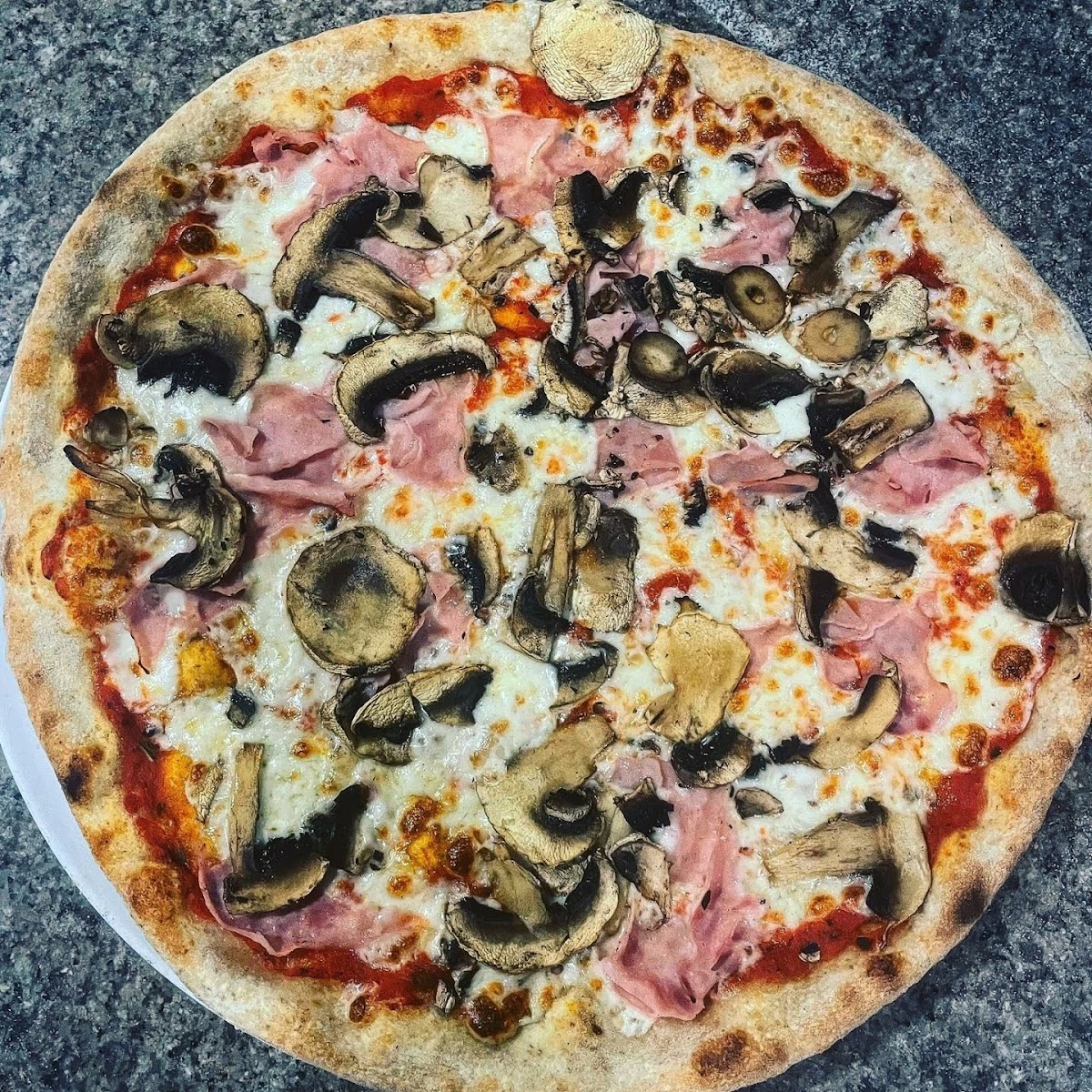 La Cuptor - Pizzeria Restaurant Photo 4