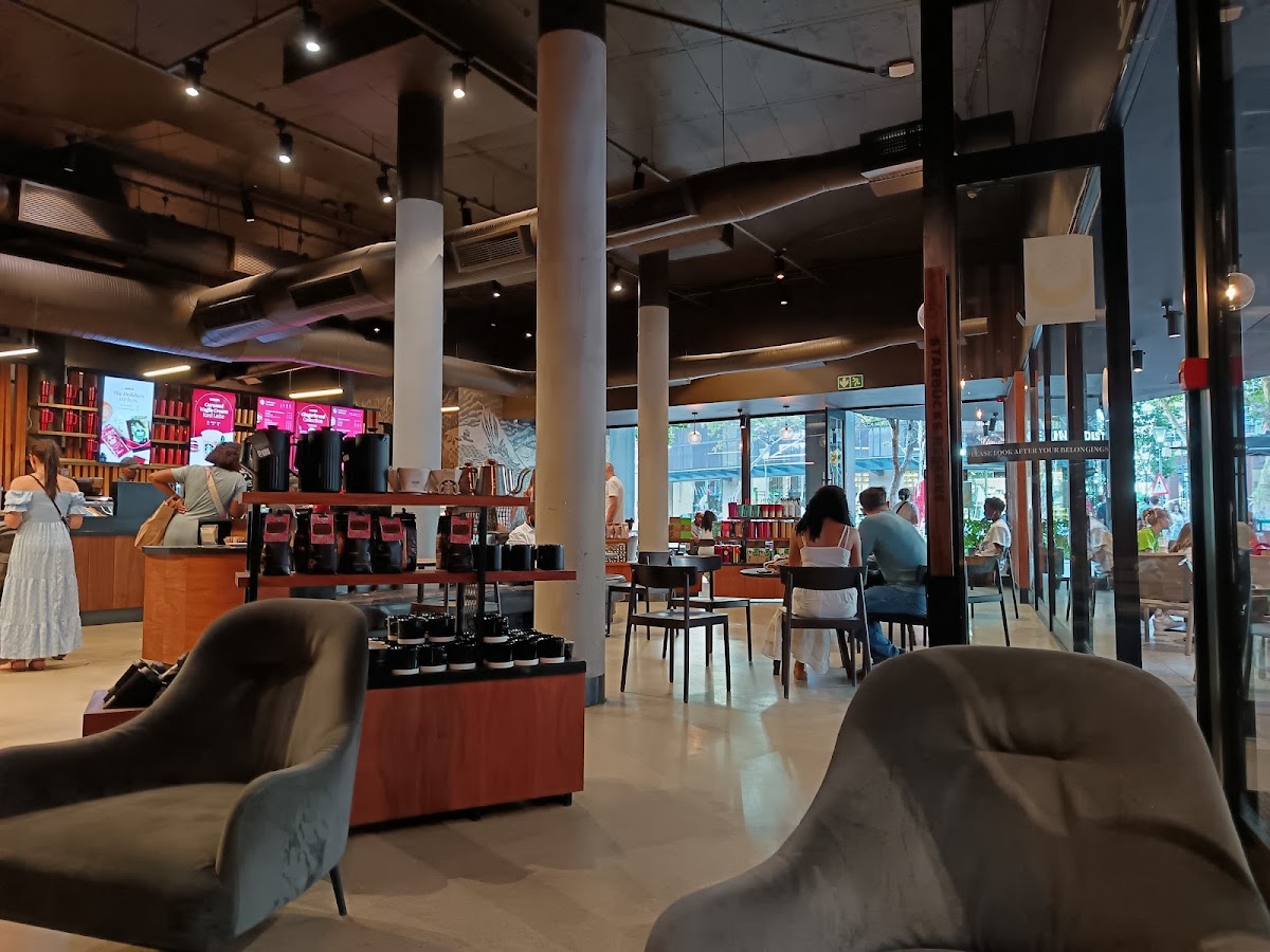 Starbucks Melrose Arch Photo 4