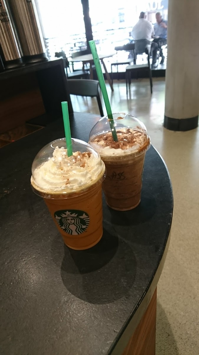 Starbucks Melrose Arch Photo 8