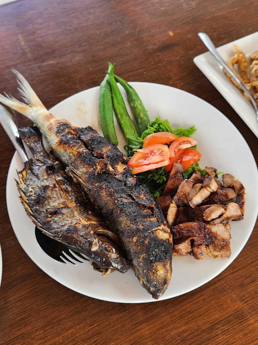 LU RiverFarm Seafood Restaurant Photo 4