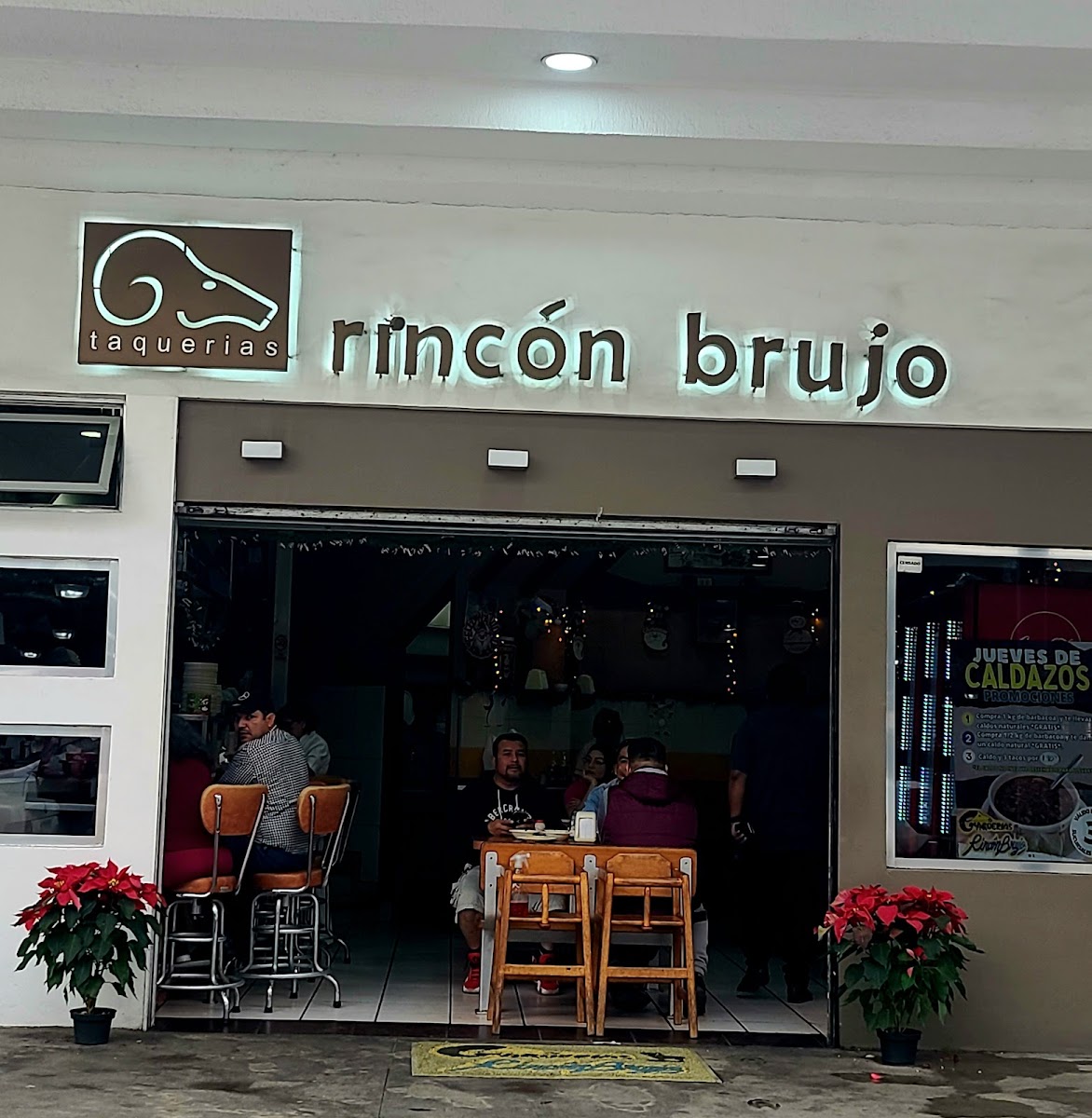 Rincón Brujo, Plaza Cristal