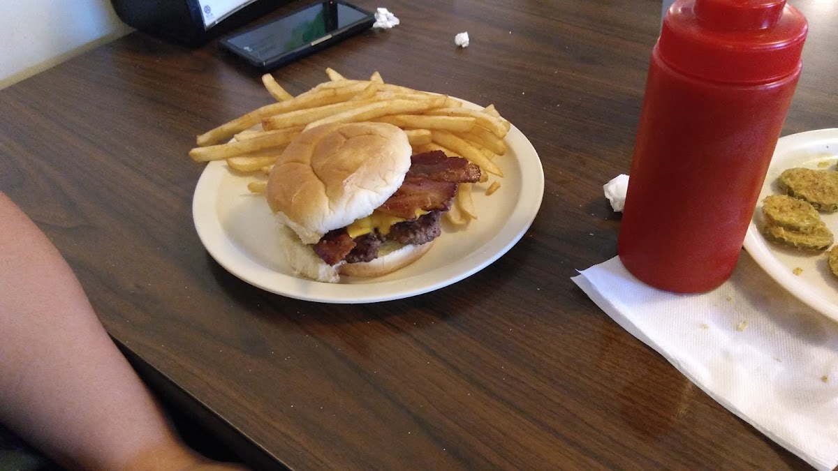 Nices Family Diner Photo 6