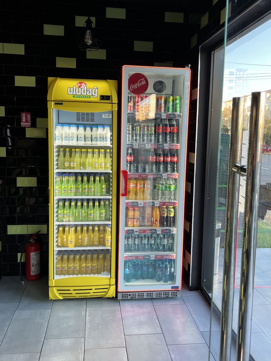 Shaormeria Bosfor Pitesti Photo 6