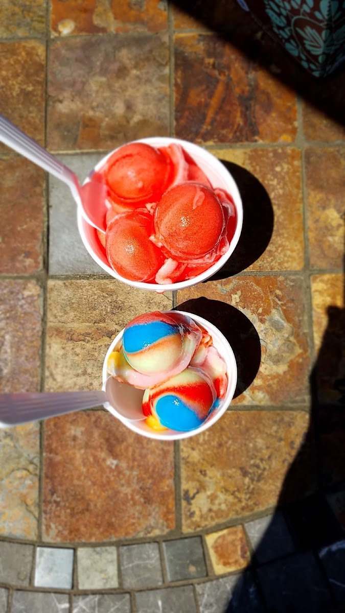 Chuck's Ice Cream Photo 7