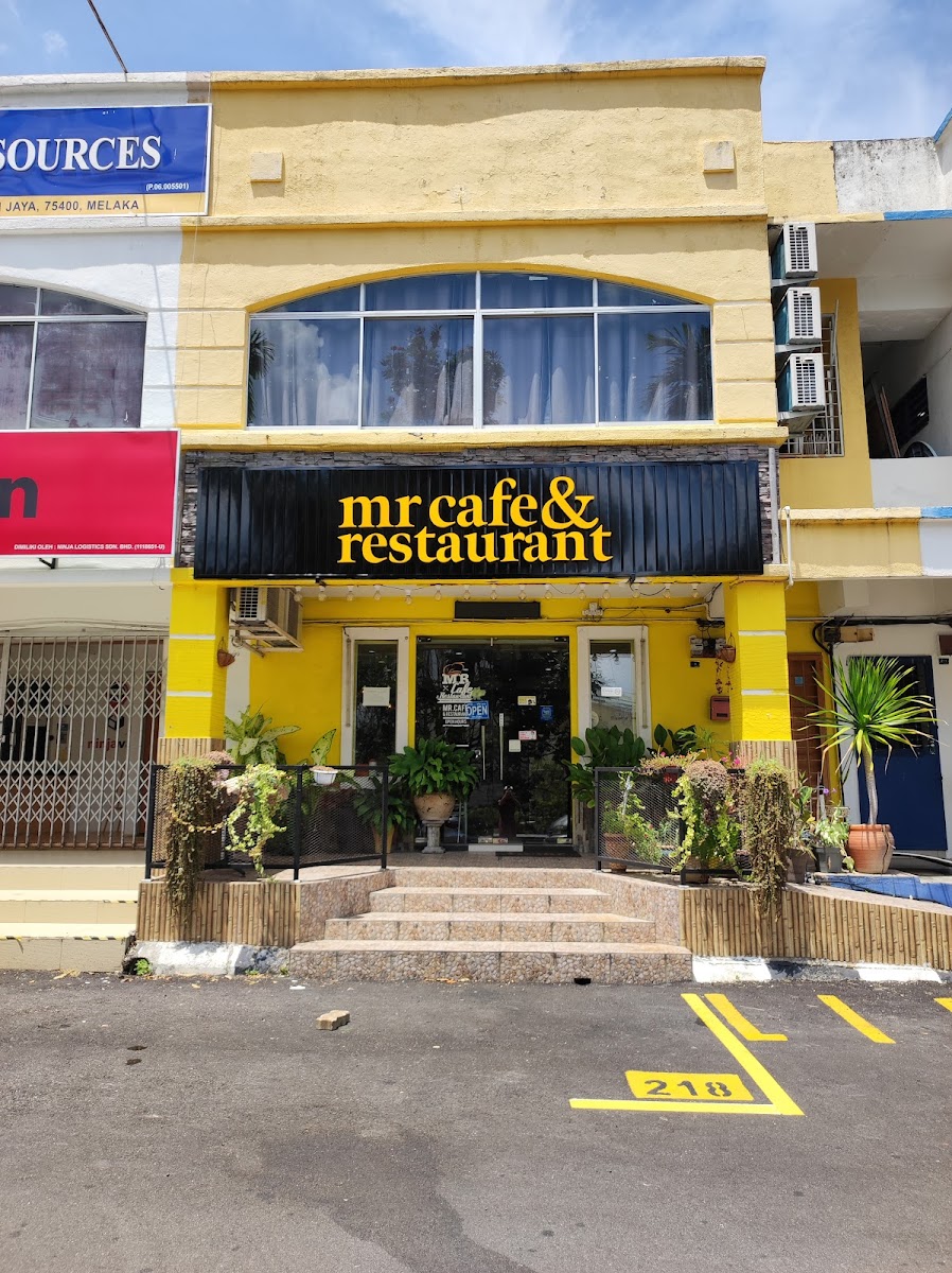 MR Cafe & Restaurant